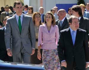  Los Príncipes y el presidente de Castilla y León, Juan Vicente Herrera, en la visita a Soria.