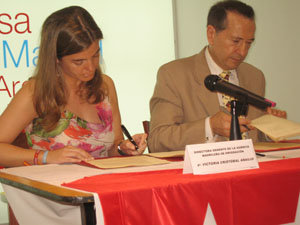  La directora de la Agencia Madrileña de Emigración ratificó en Buenos Aires con el presidente de la Casa de Madrid el compromiso de una subvención anual a la entidad, en su primer viaje al exterior.