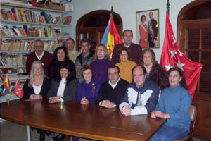  Foto de familia de la Junta Directiva de la Casa de Madrid en Bahía Blanca.