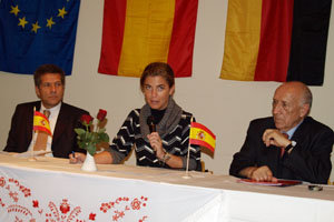  De izda. a dcha., Reiner-María Fritch, Victoria Cristóbal y Francisco Expósito.