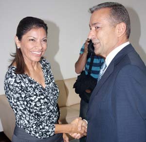  Laura Chinchilla recibió a Paulino Rivero en la sede del partido.