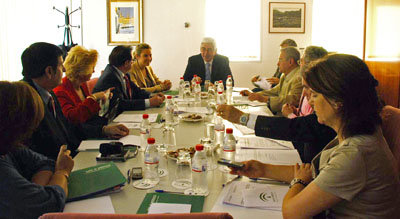 Periñán y Ayala, durante la reunión con las Federaciones de las Comunidades Andaluzas. 