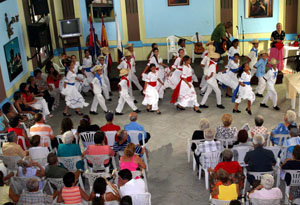  Los grupos de canto y baile animaron la Semana de la Cultura Canaria en Cuba.