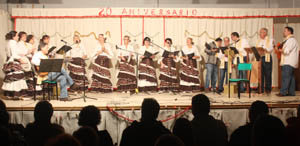  El Coro Rociero Sendero Andaluz de la Asociación, durante su intervención en uno de los actos navideños.
