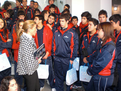  Victoria Cristóbal conversó con los participantes en el programa cultural organizado por el Estadio Español.