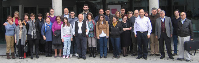   De la Cera con los participantes en el curso de asturianía.