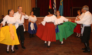 Una de las actuaciones que tuvieron lugar en el Centro Asturiano. 