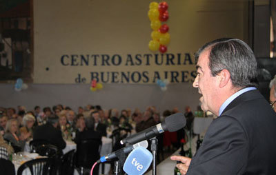 Álvarez-Cascos, durante su intervención en la festividad de la Santina.