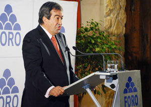  Francisco Álvarez-Cascos, durante su intervención en la segunda conferencia política de Foro.
