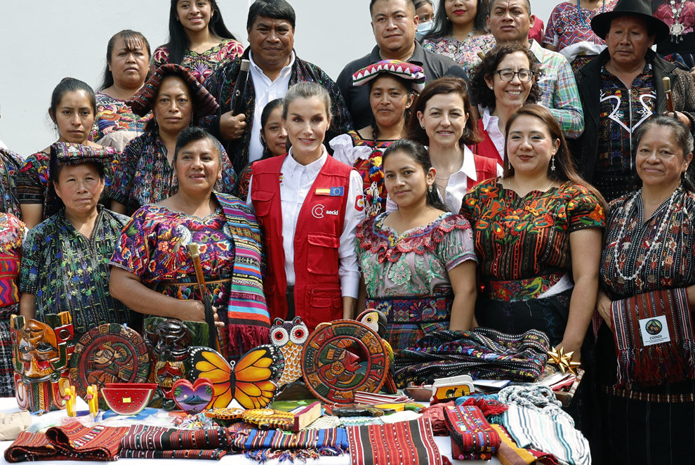 Reina en Guatemala-Visita Solola