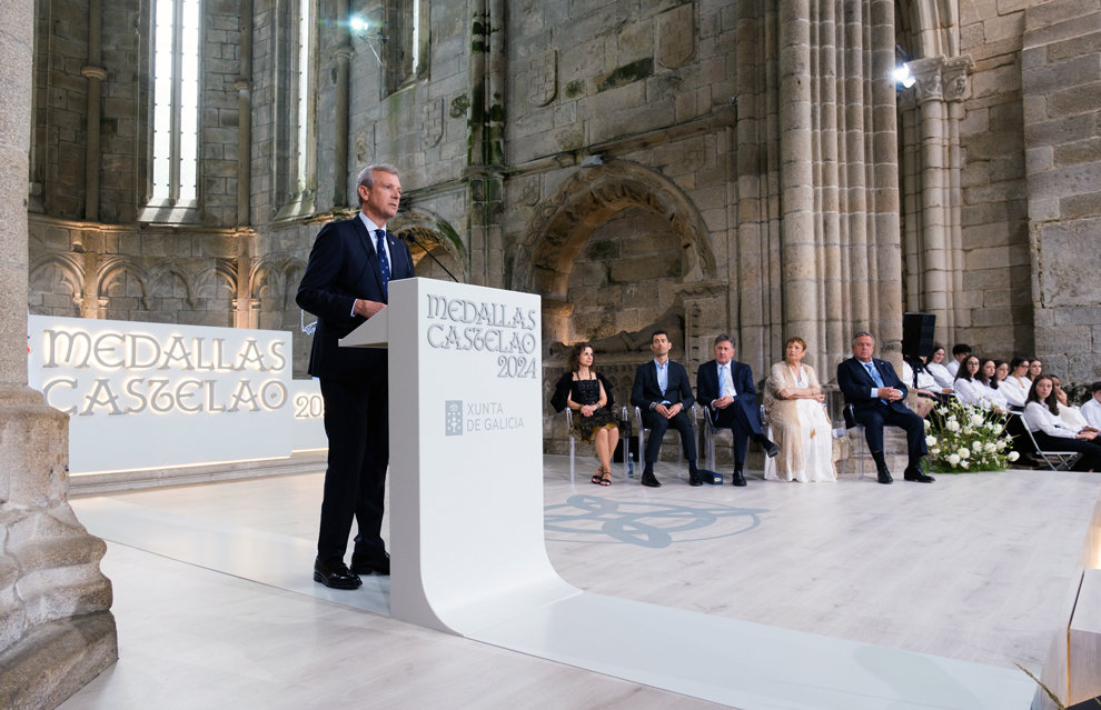 O titular da Xunta de Galicia, Alfonso Rueda, acompañado de membros do Executivo, presidirá a cerimonia de imposición das Medallas Castelao 2024. Igrexa de San Domingos de Bonaval (Santiago), 28/6/24.