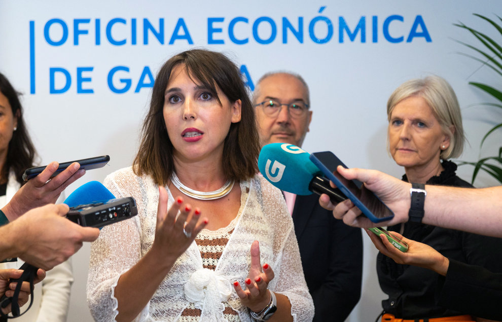 12,00 h.-            A conselleira de Economía e Industria, María Jesús Lorenzana, visitará as dependencias da Oficina Económica de Galicia. Na planta baixa do Igape
Foto Xoán Crespo 
Foto Xoán Crespo